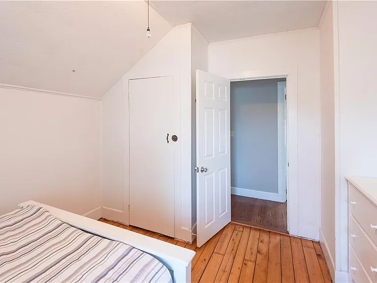 32 Hammond St — Photo 20
