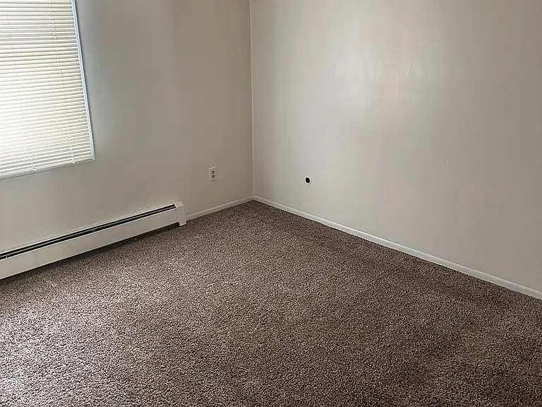 2523 E Midlothian Blvd — Photo 6