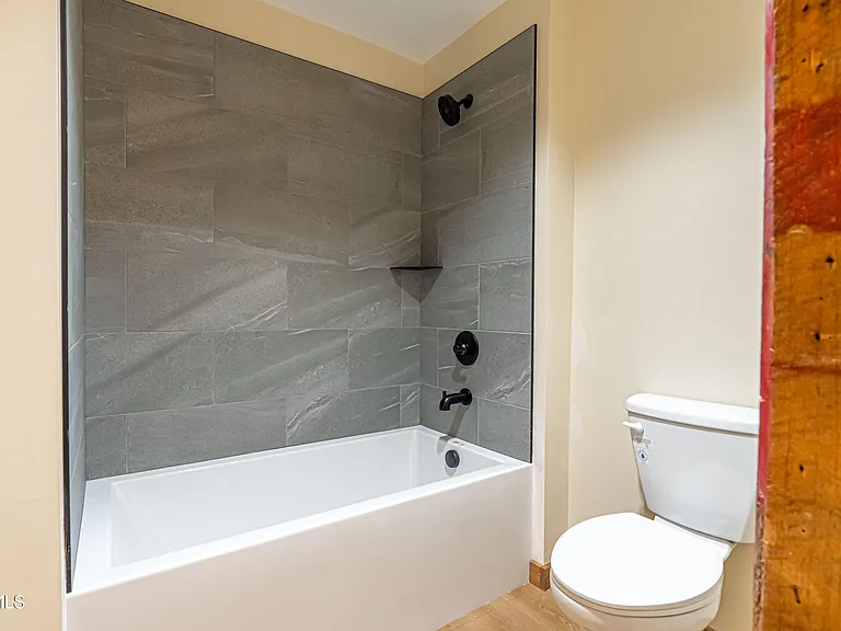 453 E Main St #700 — Photo 11