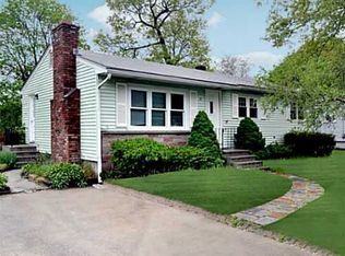 51 Wellington Ave, Warwick, RI 02886