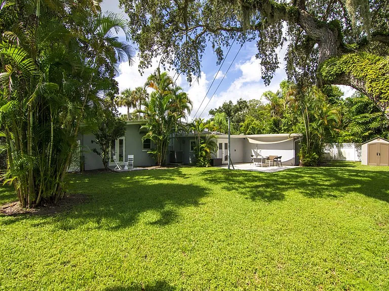 641 Bougainvillea Ln — Photo 30