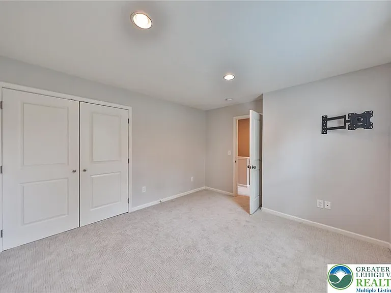 312 Central Park Ave — Photo 23
