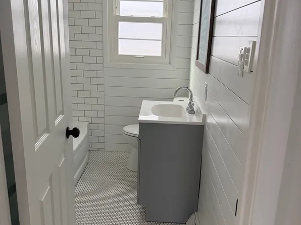 509 Hillsborough Rd, Carrboro, NC 27510