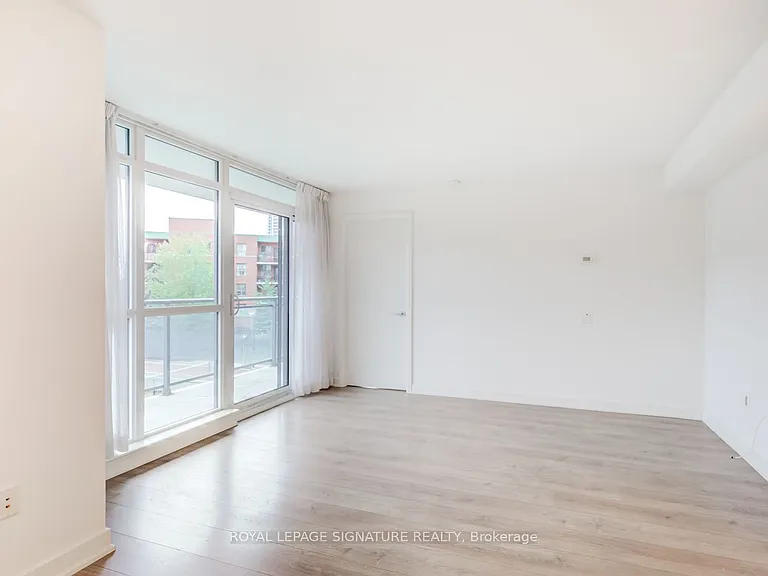 775 King St W #202 — Photo 25