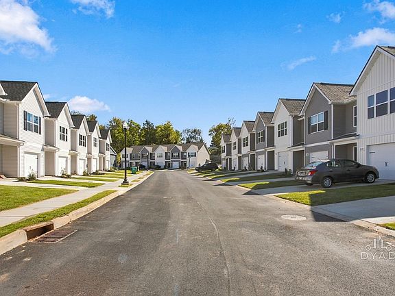 4th image of 110 Mackenzie Way
