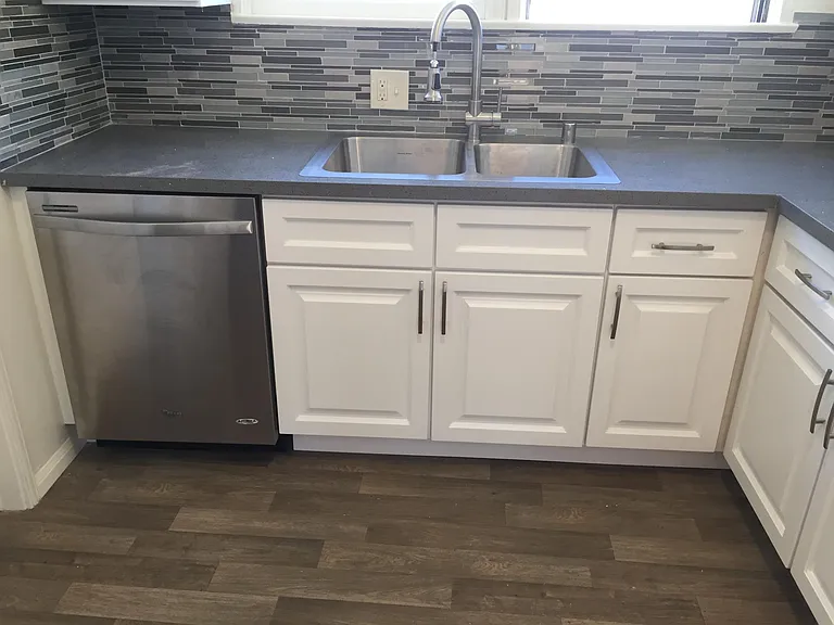 626 Midvale Ave #4 — Photo 2
