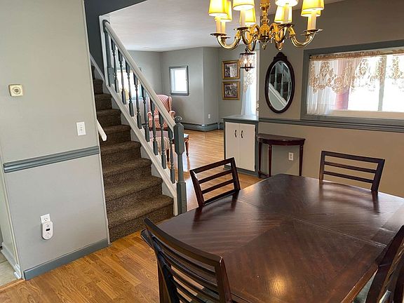 3rd image of 17 West Ave