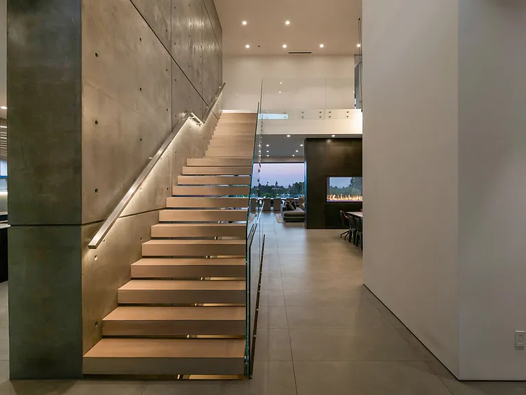 1140 Summit Dr — Photo 18