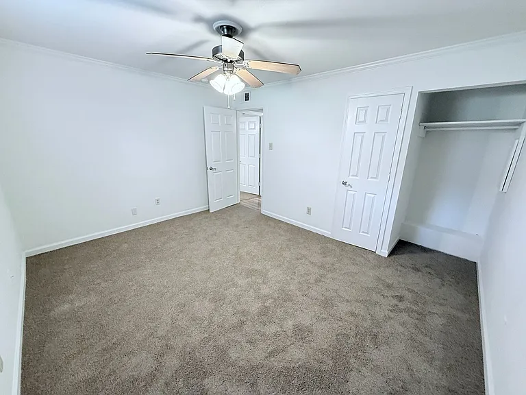 1100 Park Ln #201 — Photo 12