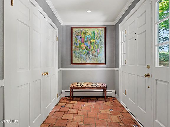 5th image of 208 Bedford Rd