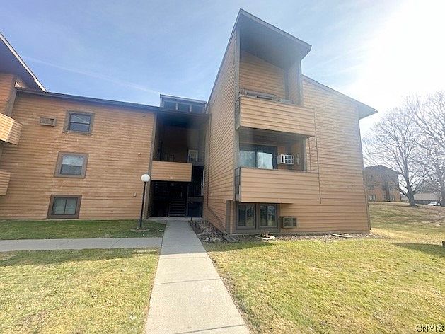 1st image of 555 Village Blvd N