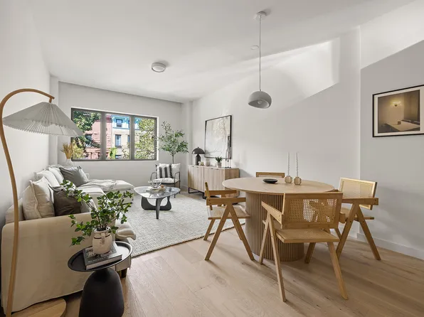 654 Jefferson Avenue image 2 of 13