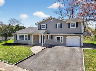 8 Starodub Dr, Milltown, NJ 08850