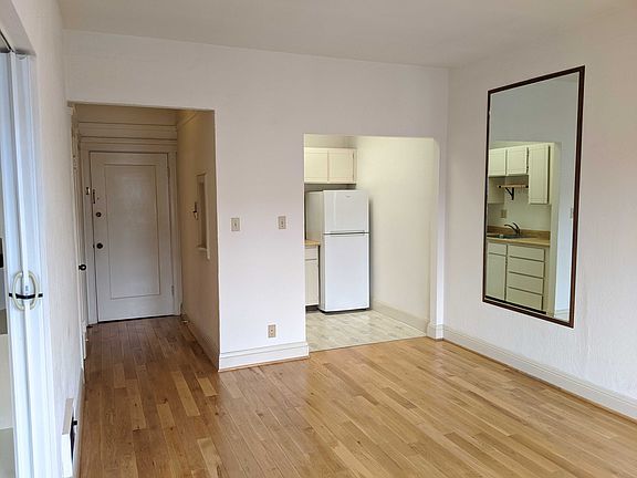 5th image of 1770 Lombard St #302