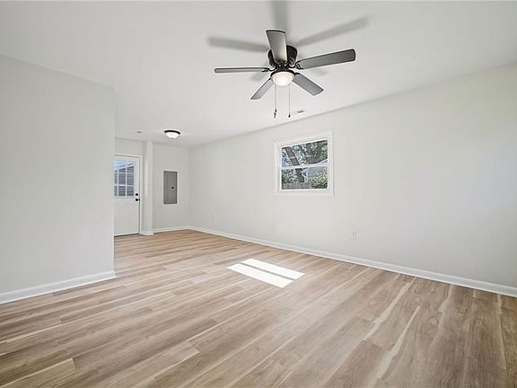 5th image of 1830 Beall Dr