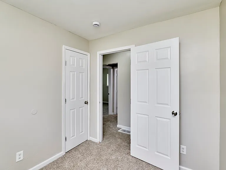 1915 Curtis Ct — Photo 15