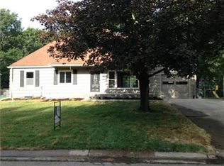 817 S Hunter Dr, Olathe, KS 66061