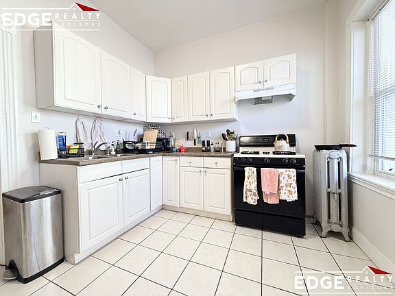 5th image of 79 Glenville Ave APT 2