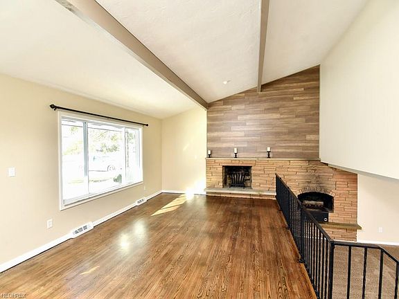 4th image of 27928 Terrace Dr