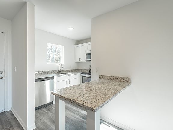 5th image of 73 Shallowford Rd #9