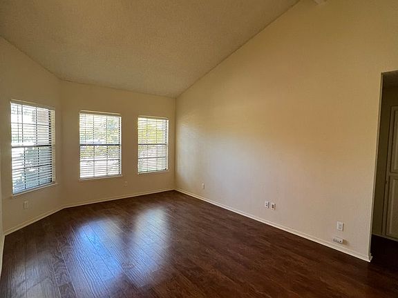 2nd image of 7843 Casa Bella Way