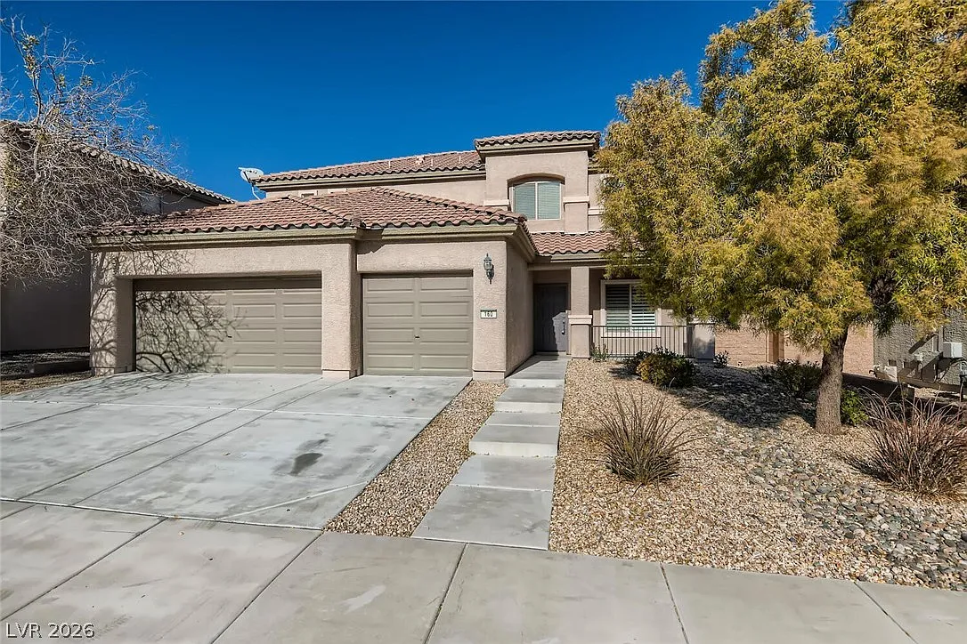6 bed, 3.5 bath, 3248 sqft, $3,100 — Photo 3