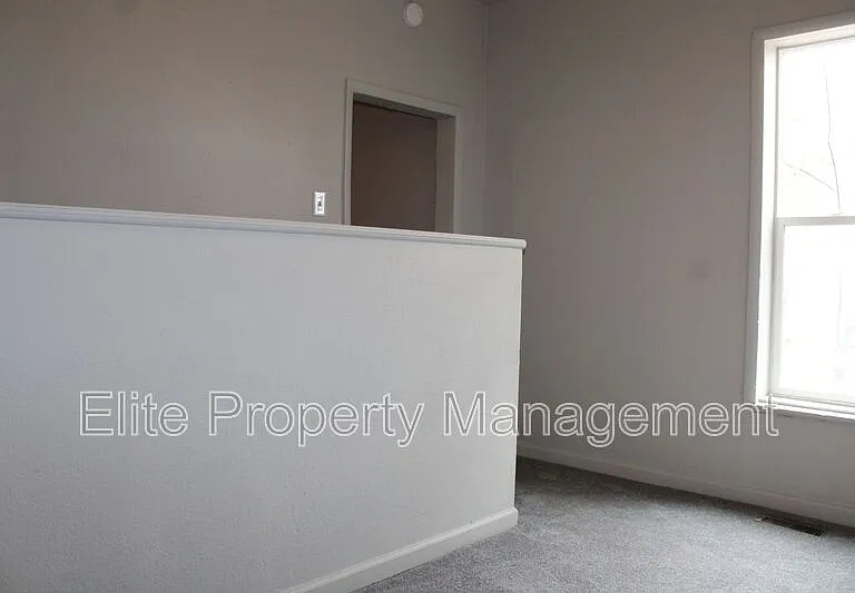 315 E City Center Dr — Photo 4