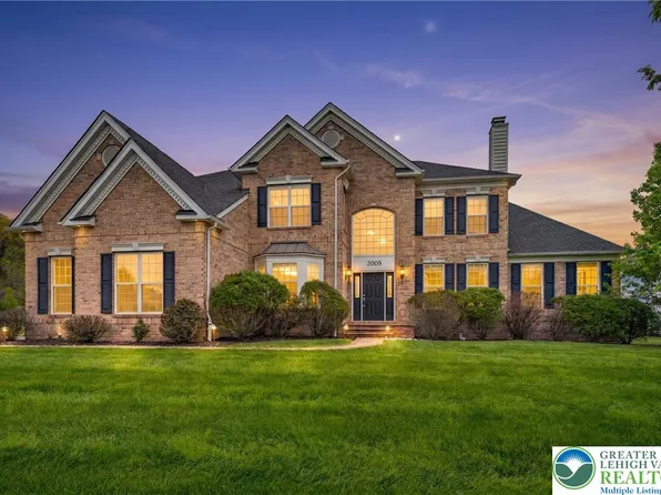 2005 Rainlilly Dr, Center Valley, PA 18034