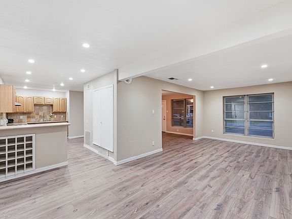 5th image of 2633 Inadale Ave