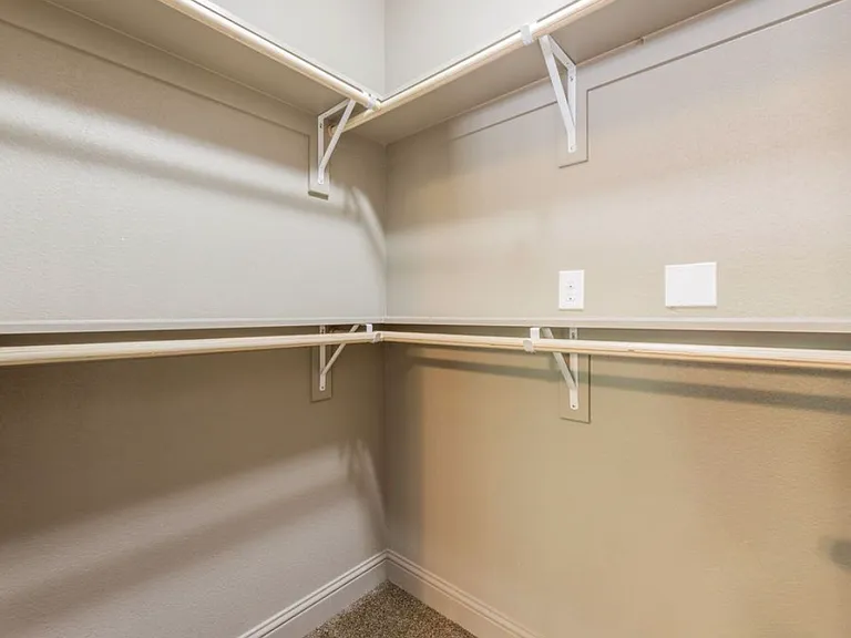 512 E Akard St #400 — Photo 15