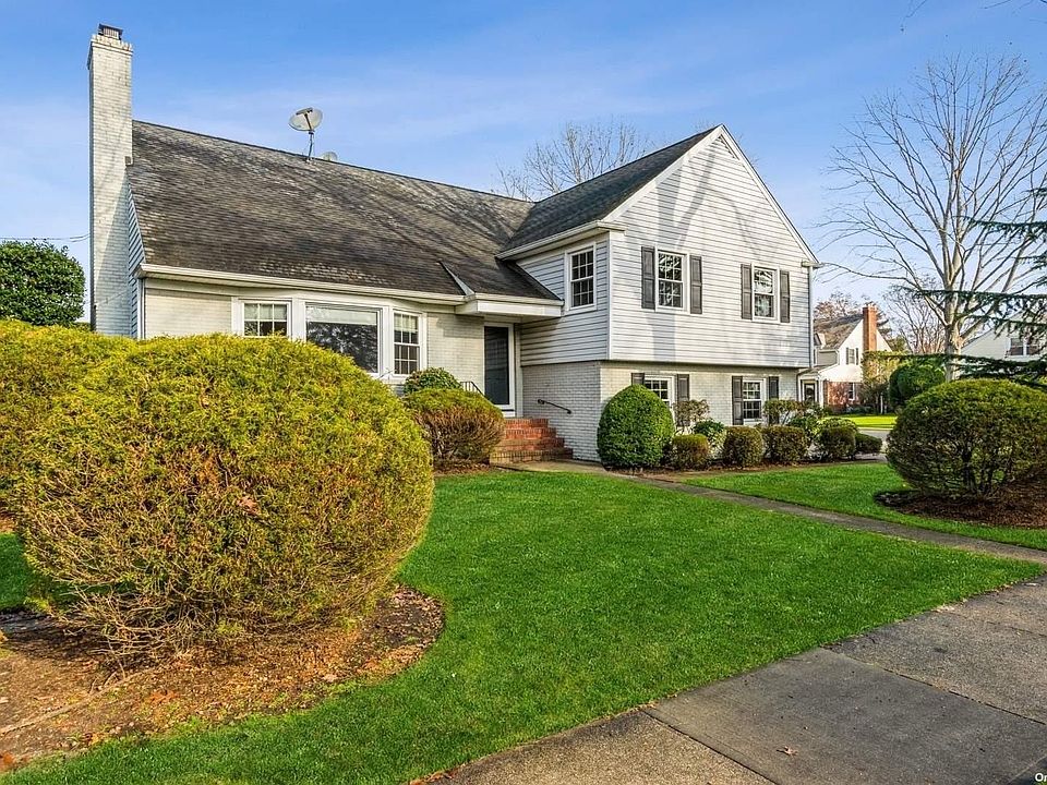 1st image of 135 Cambridge Avenue