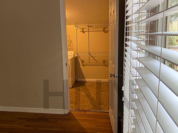 5th image of 1631 Carroll Dr NW