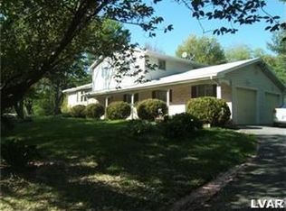 9675 Ponderosa Ct, Kempton, PA 19529