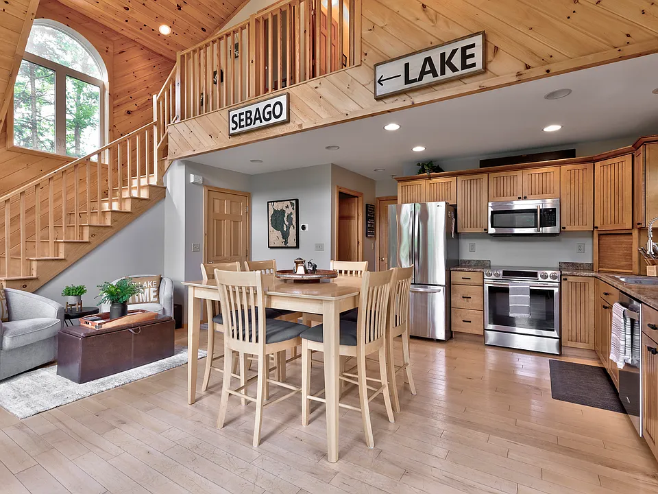 90 Lake Shore Dr