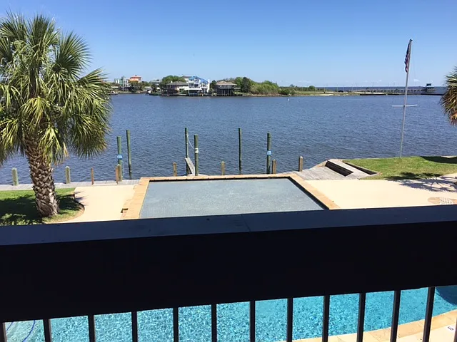 560 Pleasure Island Blvd #105