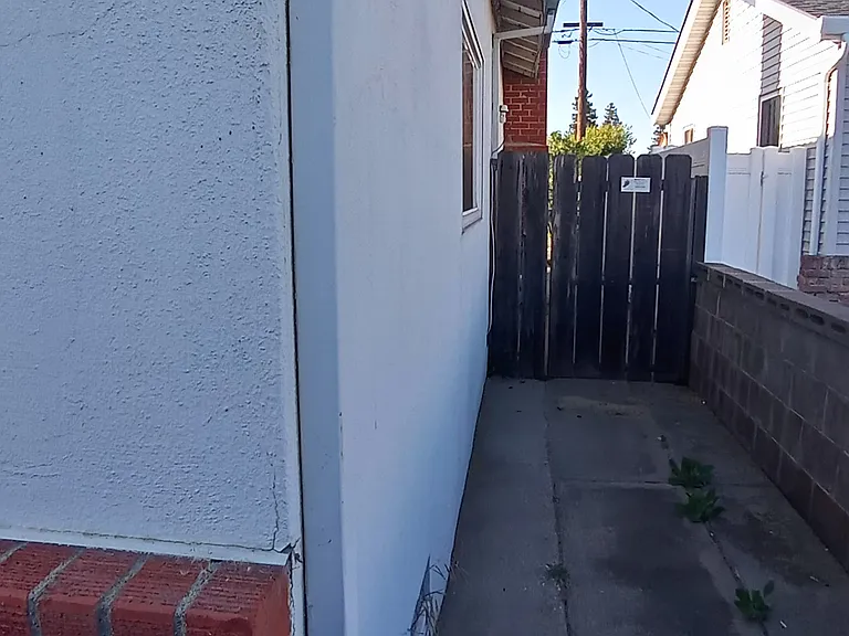 911 Palomino St — Photo 45