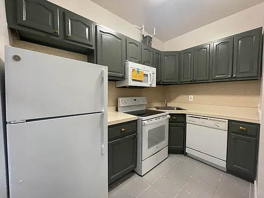 Rented by Oxford Property Group | media 29