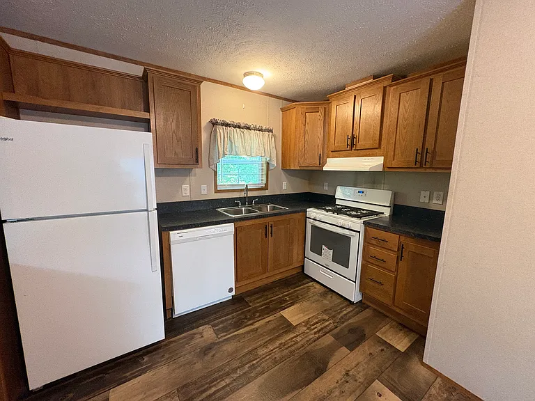 75 Mansfield Dr — Photo 8