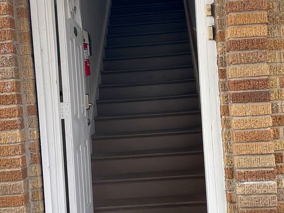 4th image of 1919 Wentworth St APT 2