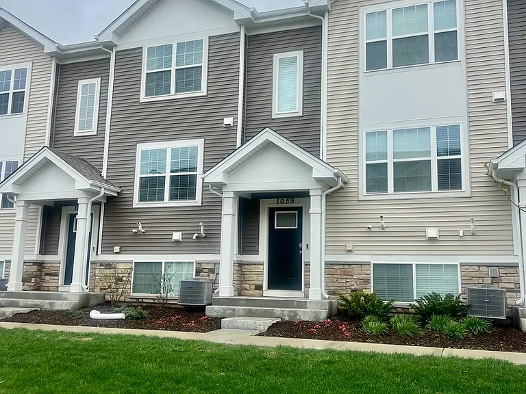1059 Briar Glen Ct — Photo 1