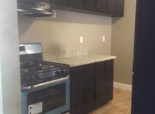 208 N Crenshaw Rd, Visalia, CA 93291