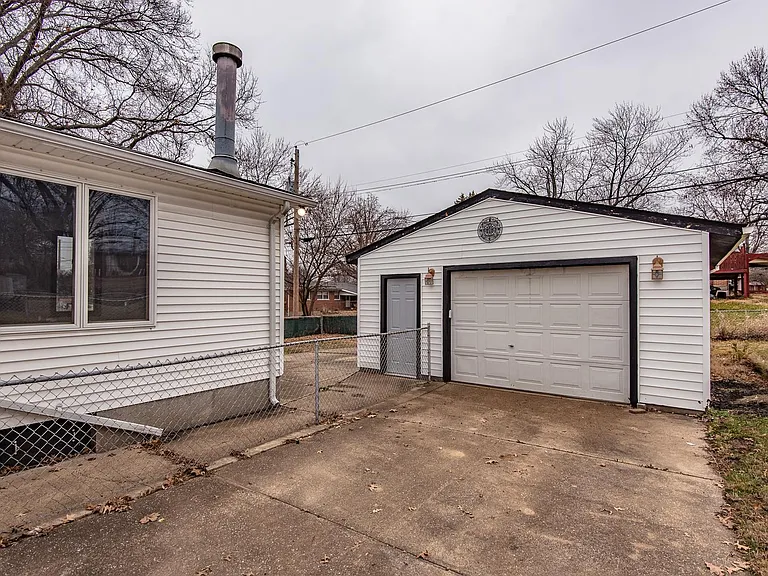 980 Saint Brendan Ln — Photo 34