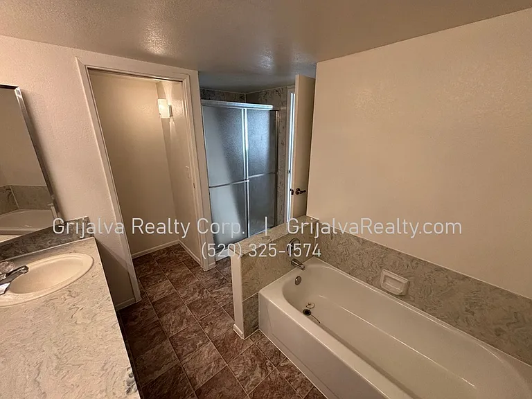 3120 E Corte De La Raqueta — Photo 12
