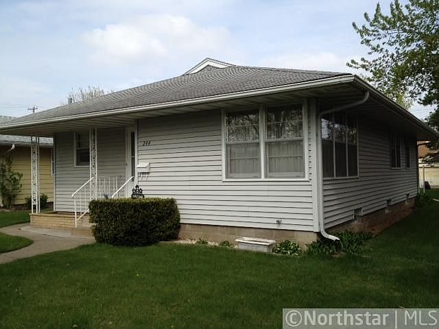 1st image of 244 23rd Ave N
