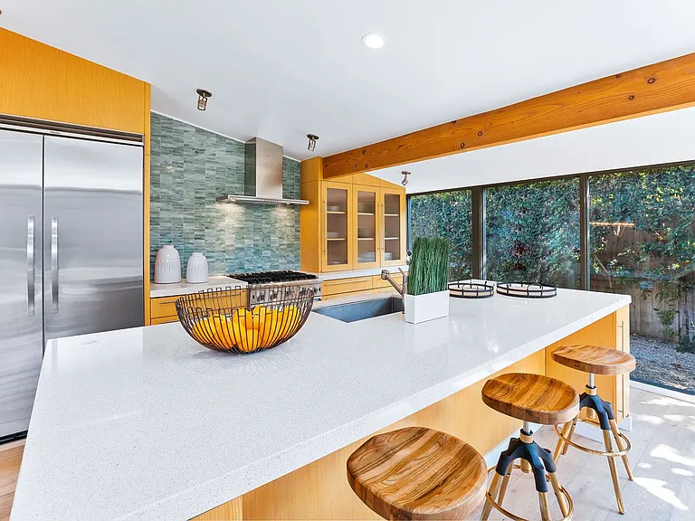 6225 Frondosa Dr — Photo 13