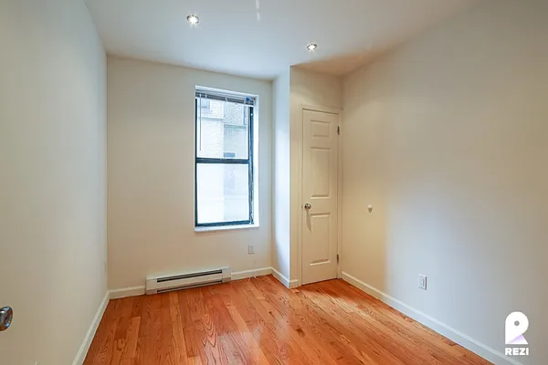 Rented by REZI | media 43