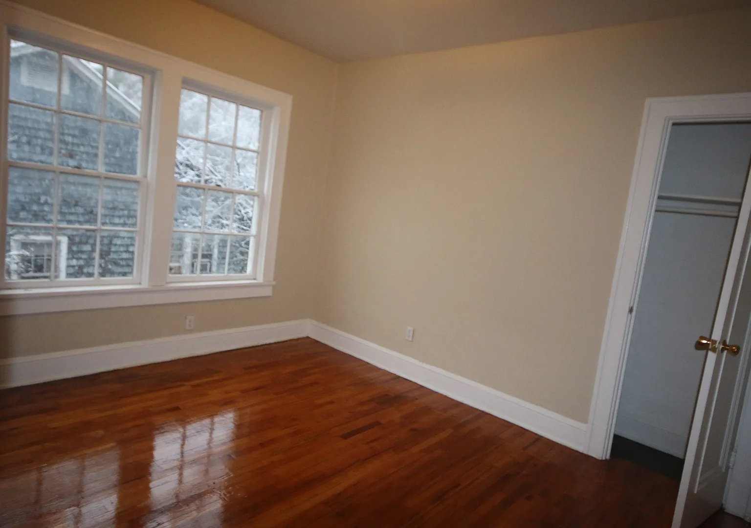 Eastwood Apartments — Photo 4