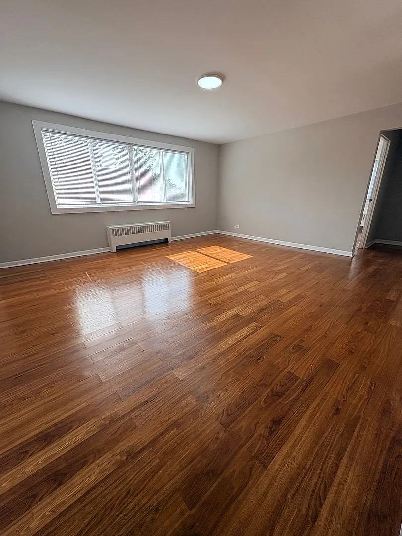 Adams St E-H — Photo 1