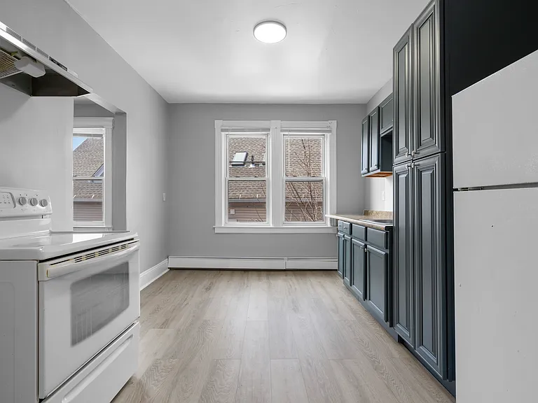 202 Mather St #3-W — Photo 12