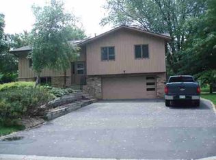 5655 Phoenix St, Golden Valley, MN 55422